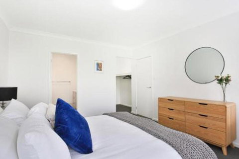 Rockwall Pet Friendly Fire Pit - Accommodation Gold Coast 3