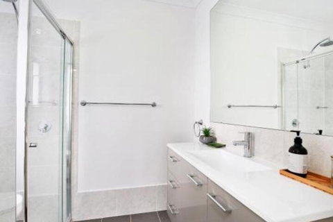 Rockwall Pet Friendly Fire Pit - Accommodation Gold Coast 2