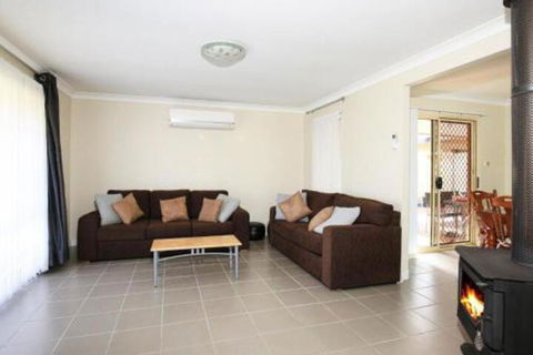 Kingfisher Pet Friendly 10 Mins To Hyams Beach - Accommodation Gold Coast 7
