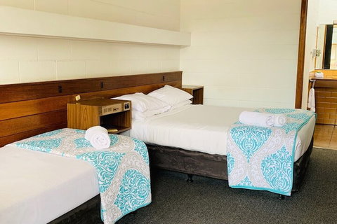 The Caledonian Hotel Motel - 1 Gold Coast 3