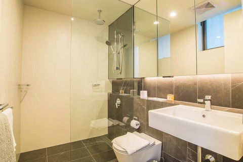 Modern 2bed2bath APT At Neutral Bayparking+wifi - Gold Coast 4U 6
