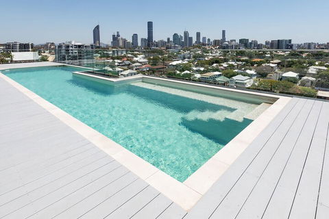 Linton Hotel - Gold Coast 4U 2