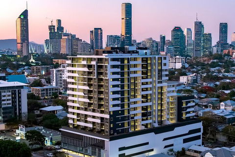 Linton Hotel - Gold Coast 4U 1