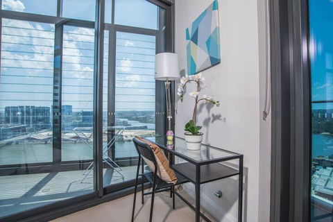 Panoramic Water View APT @rhodes - Accommodation Gold Coast 4