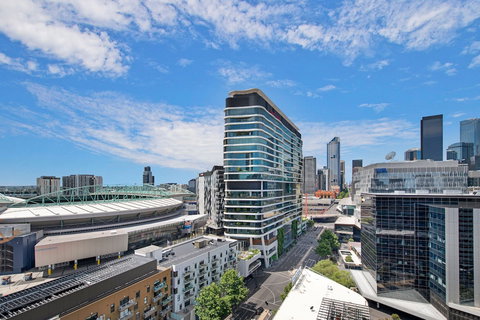 FARINA, 1BDR Docklands Apartment - Accommodation Gold Coast 0