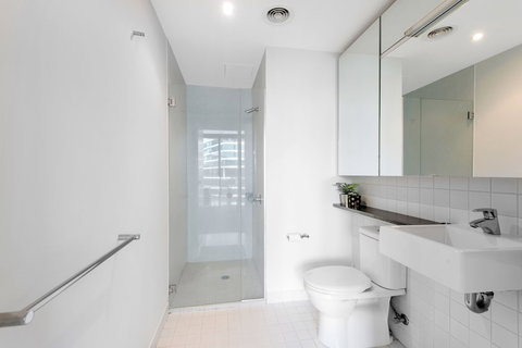 FARINA, 1BDR Docklands Apartment - Accommodation Gold Coast 1