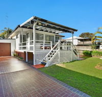 Lakeside Cabin  House - Gold Coast 4U