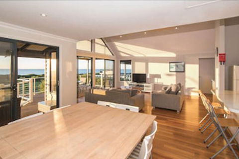 Jay's Beach House - Accommodation Gold Coast 1