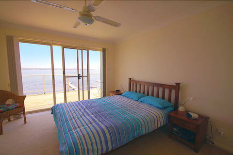 Blue Water At Mannering Park - Gold Coast 4U 5