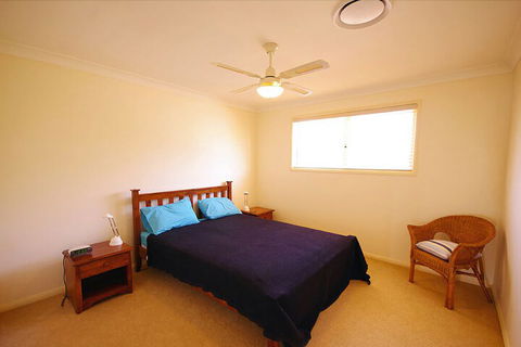 Blue Water At Mannering Park - Gold Coast 4U 6