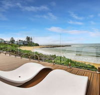 JoeAnne at Blue Bay Absolute Beachfront - Gold Coast 4U