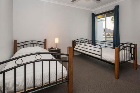 Fairway Isle - Accommodation Gold Coast 5