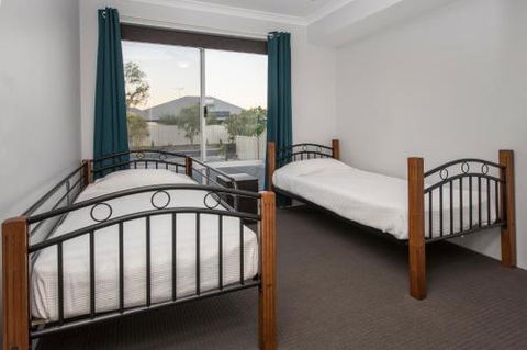 Fairway Isle - Accommodation Gold Coast 6
