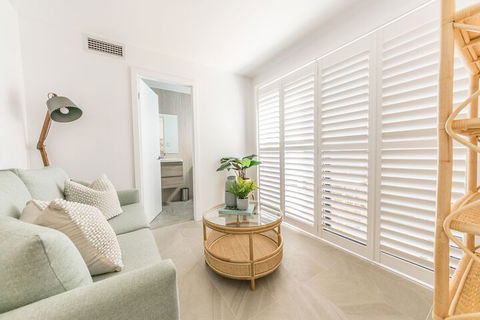 Sandcastle, 26a Winsor Street - 1 Gold Coast 1