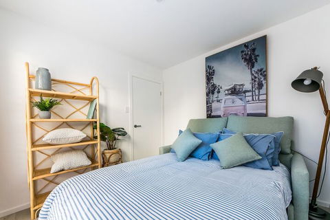 Sandcastle, 26a Winsor Street - 1 Gold Coast 5
