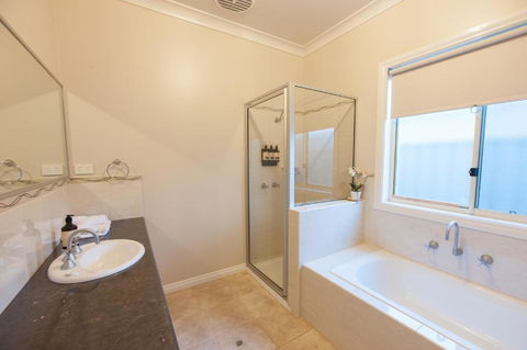 Simms Retreat - Gold Coast 4U 3
