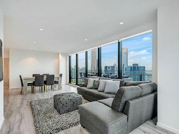MJ Shortstay Apartments - Platinum Tower - Accommodation Gold Coast 4
