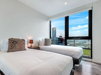 MJ Shortstay Apartments - Platinum Tower - Accommodation Gold Coast 3