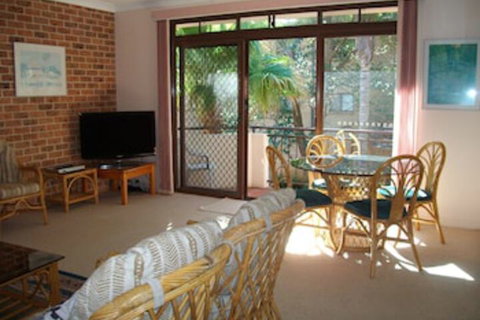 Kurranulla Unit 1 / 15 Weatherly Close - Accommodation Gold Coast 0