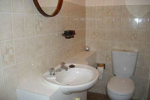 Kurranulla Unit 1 / 15 Weatherly Close - Accommodation Gold Coast 3