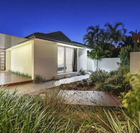 Just in Paradise Waterfront 5 Bedroom Deluxe House Central Broadbeach Location - Gold Coast 4U