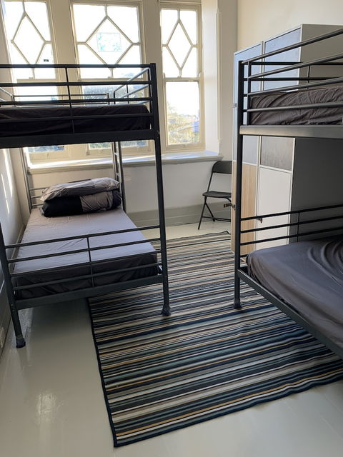 Bert's Backpackers - Gold Coast 4U 1