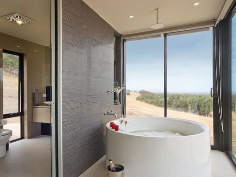 The McLaren Eye Holiday House - Accommodation Gold Coast 5