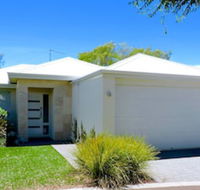Contemporary Cove - Gold Coast 4U
