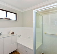 The Noraville House Large Family Home - Accommodation Gold Coast