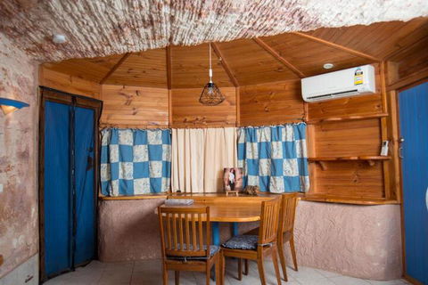 Alis Underground - Accommodation Gold Coast 4