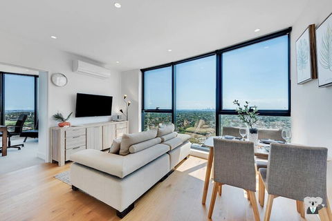 Designer Home With View 2 BED In Box Hill Vbh850 - Accommodation Gold Coast 4