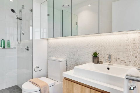 Designer Home With View 2 BED In Box Hill Vbh850 - Accommodation Gold Coast 3