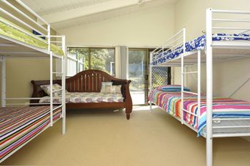 Pet Friendly Lentara St. 26 Fingal Bay - Gold Coast 4U 2