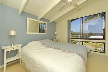 Pet Friendly Lentara St. 26 Fingal Bay - Gold Coast 4U 1
