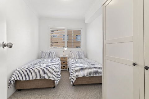 South Pacific Unit 5 / 13 Shoal Bay Road - Accommodation Gold Coast 6