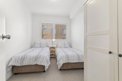 South Pacific Unit 5 / 13 Shoal Bay Road - Accommodation Gold Coast 0
