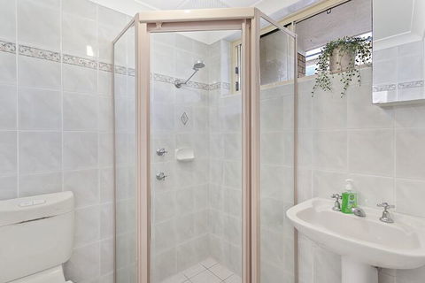 South Pacific Unit 5 / 13 Shoal Bay Road - Accommodation Gold Coast 4