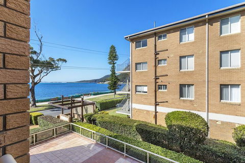 South Pacific Unit 5 / 13 Shoal Bay Road - Accommodation Gold Coast 1