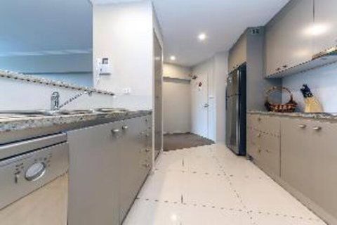 3 Bedroom Apartment Oasis Unit 3 / 5 - 1 Gold Coast 4
