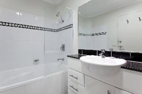 1 Bedroom Apartment Barrington - 1 Gold Coast 1