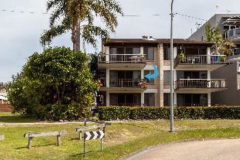 3 Bedroom Apartment Tradewinds Unit 3 - 1 Gold Coast 2