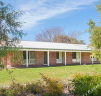 Dunsborough Holiday Homes Lens Lair Quindalup - Gold Coast 4U