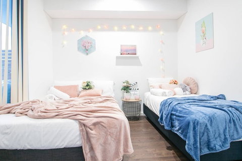 A20 Darling Harbour 2 BDR APT - 1 Gold Coast 3