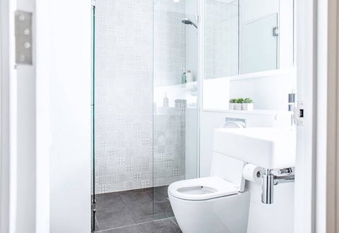 A20 Darling Harbour 2 BDR APT - 1 Gold Coast 5