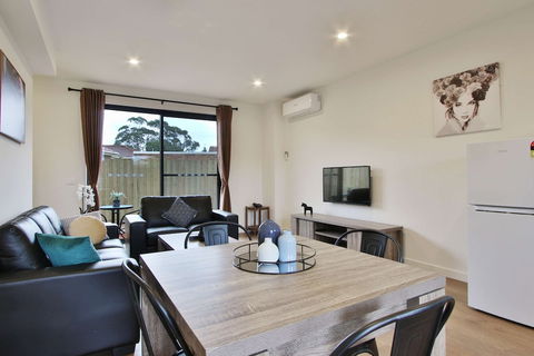 Quality Apartments Dandenong - 1 Gold Coast 6