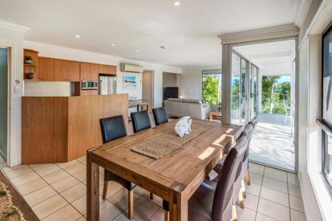Oasis Apartments - Accommodation Gold Coast 6