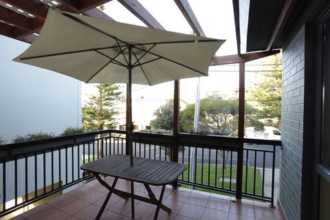 La Mer Sea View Apartment - Accommodation Gold Coast 4