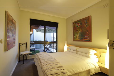 La Mer Sea View Apartment - Accommodation Gold Coast 0