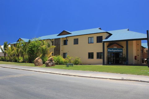 Ningaloo Coral Bay Backpackers - Gold Coast 4U 2