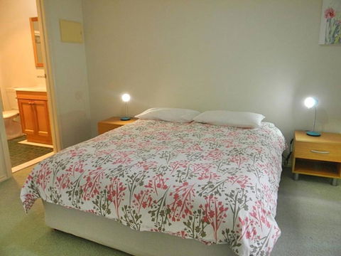 LAKESIDE2 - Accommodation Gold Coast 4